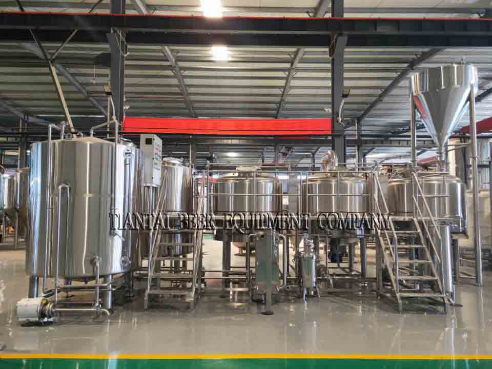 <b>1200л пивзавод и пивоварня стоит в цехе</b>